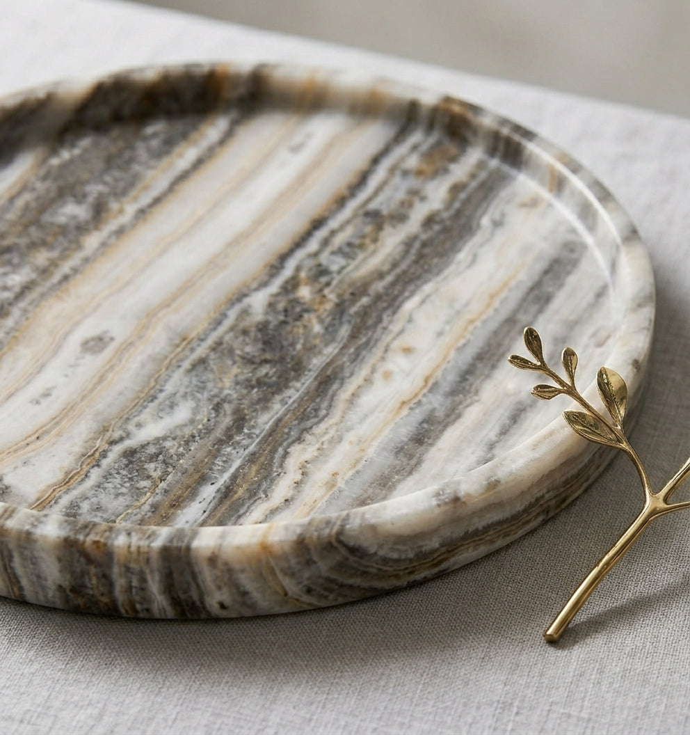 Earth & Vein Round Onyx Vanity Tray